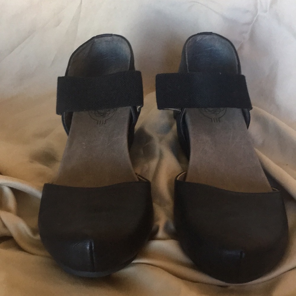 Hokus Pokus closed toe wedge shoes